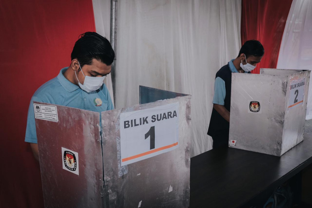 501 Warga Binaan Lapas Sidoarjo Terapkan Prokes Saat <i>Nyoblos</i>