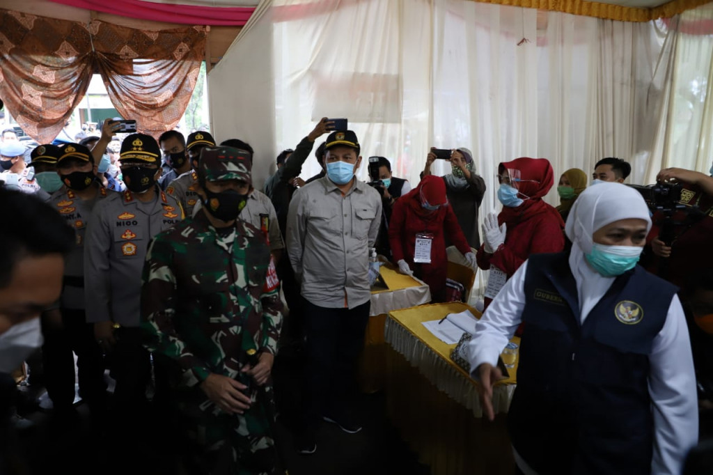 Khofifah Pastikan Pilkada di Jatim Kondusif dan Disiplin Prokes Covid-19