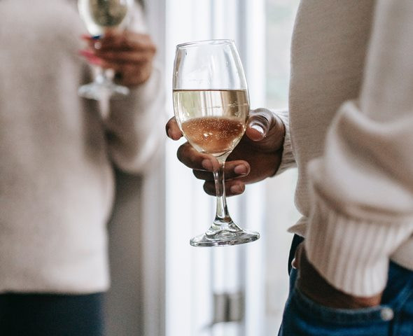 Apakah Meminum Alkohol Dapat Membunuh Kuman?