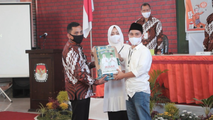 Pasangan IKBAR Raup 67% Suara Pilkada Mojokerto