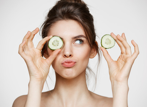 5 Makanan untuk Membantu Hilangkan Mata Panda