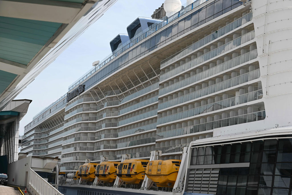 Penumpang Terdeteksi Covid-19, Kapal Pesiar Royal Caribbean Kembali ke Pelabuhan