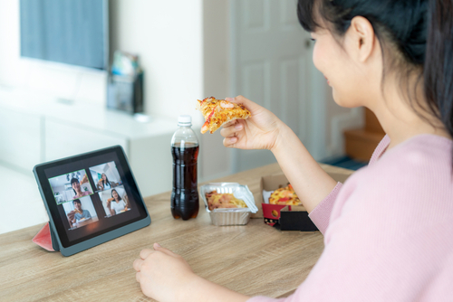 Cara Halus Menolak Ajakan Nongkrong saat Pandemi