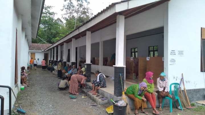 Populer Daerah; Pengungsi Erupsi Gunung Mulai Terserang Penyakit hingga Pelaku Mutilasi Korban Kejahatan Seksual