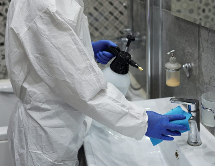 Perbedaan Sanitizer dengan Disinfektan yang Perlu Kamu Ketahui