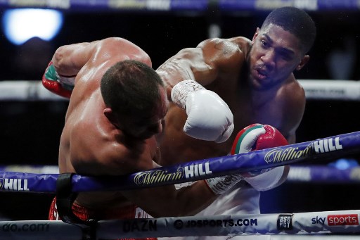 Pukul Jatuh Kubrat Pulev, Anthony Joshua Tantang Tyson Fury