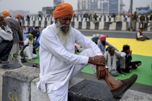 Protes UU Pertanian, Ribuan Petani Blokir Jalan Raya  di India