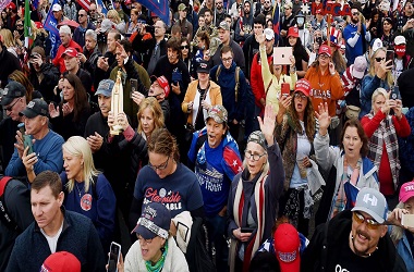 Demo Mendukung Trump Ricuh, Empat Ditusuk Satu Ditembak