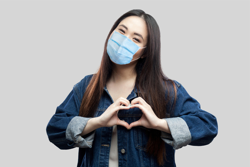 Mengingat hal-hal yang membahagiakan dan selalu bersyukur akan membantu meningkatkan suasana hati menjadi lebih baik (Foto:Shutterstock)