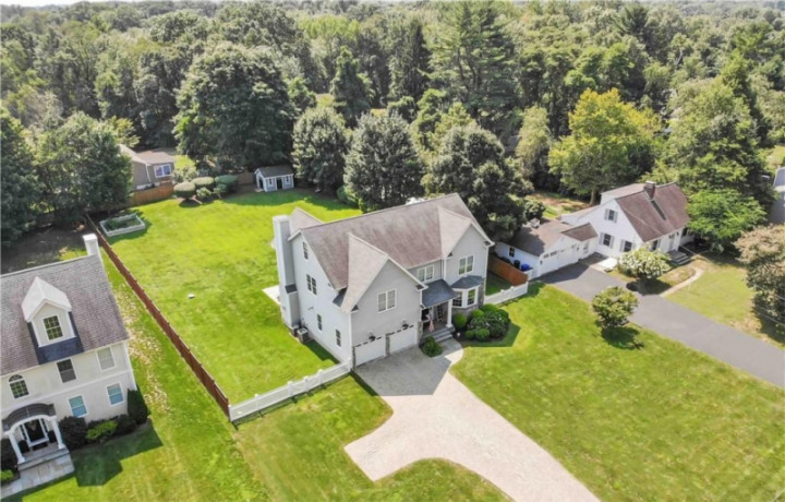 Pindah ke Hollywood, Bintang TikTok ini Jual Rumah Rp12 Miliar