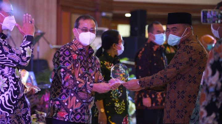 Kemensos Raih 4 Penghargaan Inovasi Pelayanan Publik dan Anti Korupsi