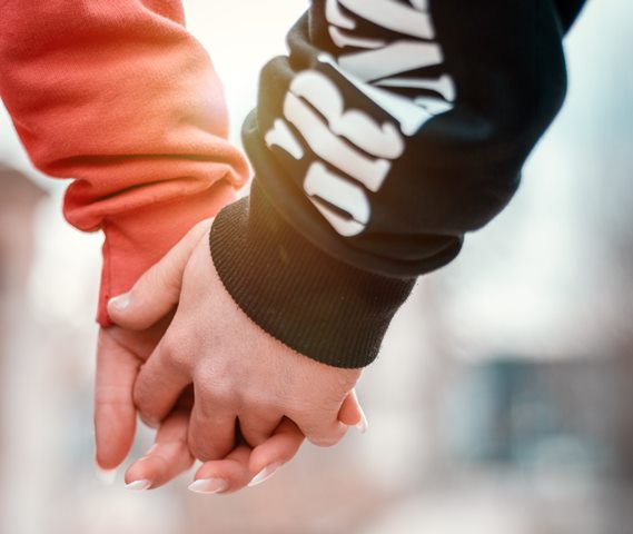 Berikut ini adalah manfaat rutin melakukan hubungan seksual anatra suami dan istri. (Foto: Ilustrasi/Unsplash.com)