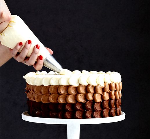 Kamu mau memberikan hadiah kue buatan kamu sendiri di masa pandemi covid-19? Simak dulu tipsnya. (Foto: Ilustrasi/Unsplash.com)