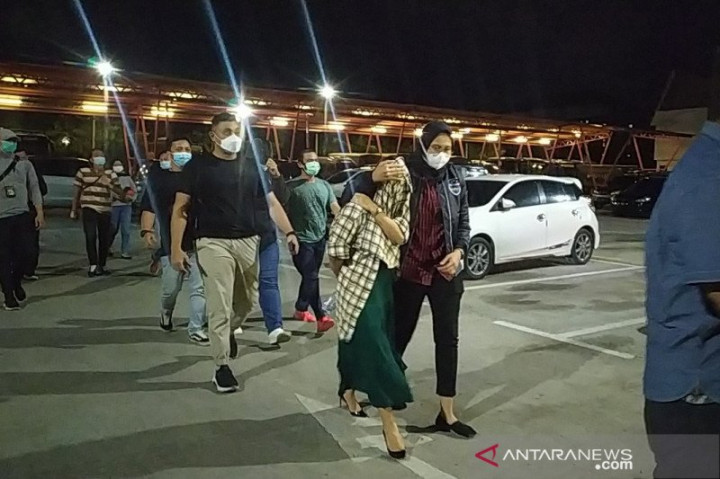 Populer Daerah, Selebgram Diciduk saat <i>Ngamar</i> hingga 'Najwa' Hilang