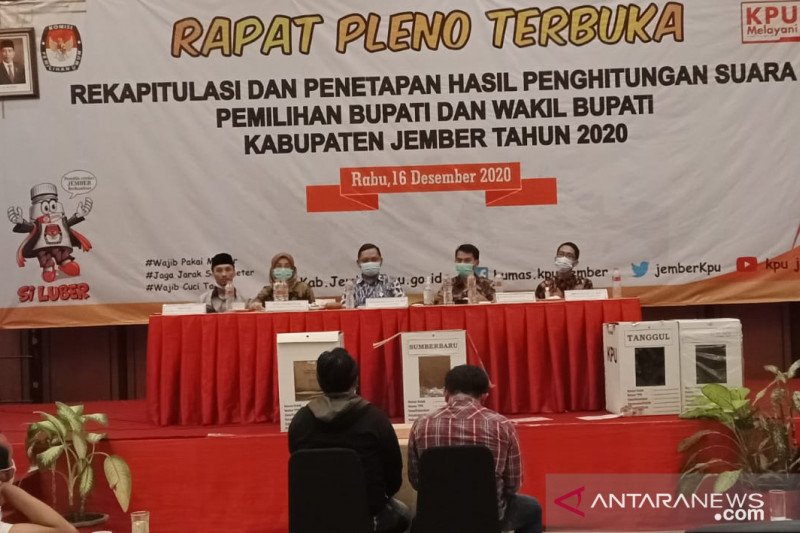 Saksi Dua Calon Tolak Hasil Rekapitulasi Suara Pilkada Jember