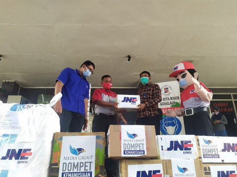 Media Group-JNE Salurkan APD ke 10 RSUD di Pulau Jawa