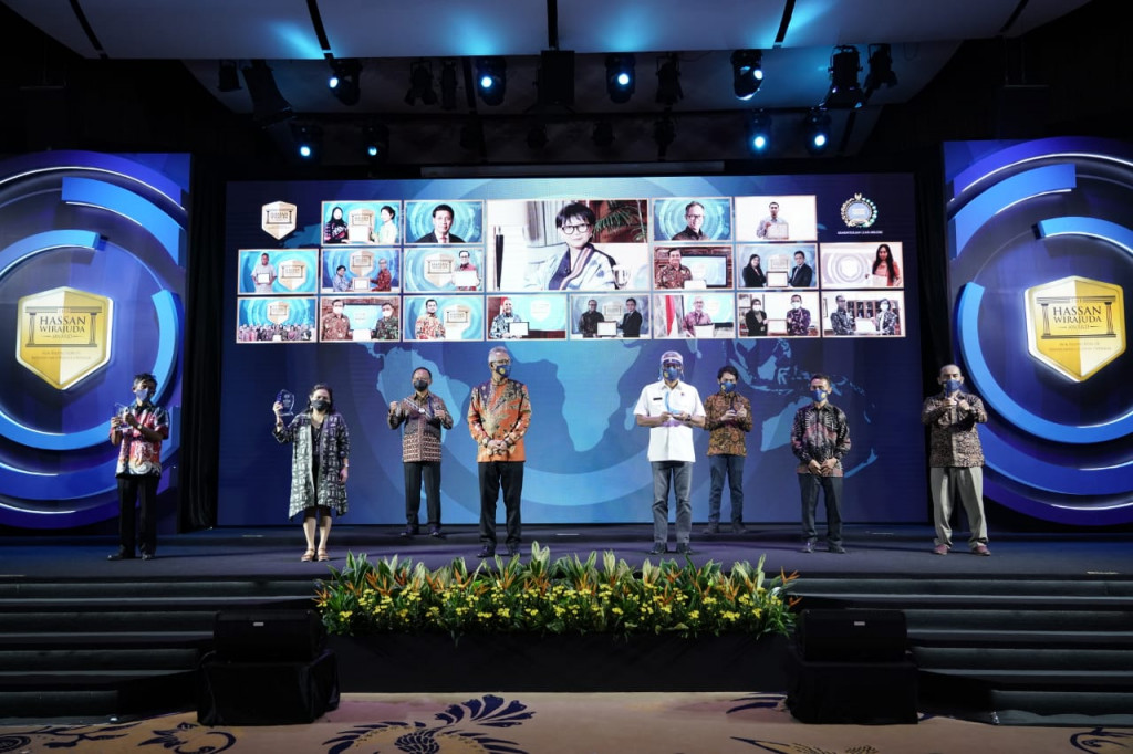 Para pemenang HWPA 2020. Foto: Dok. Kemenlu RI.