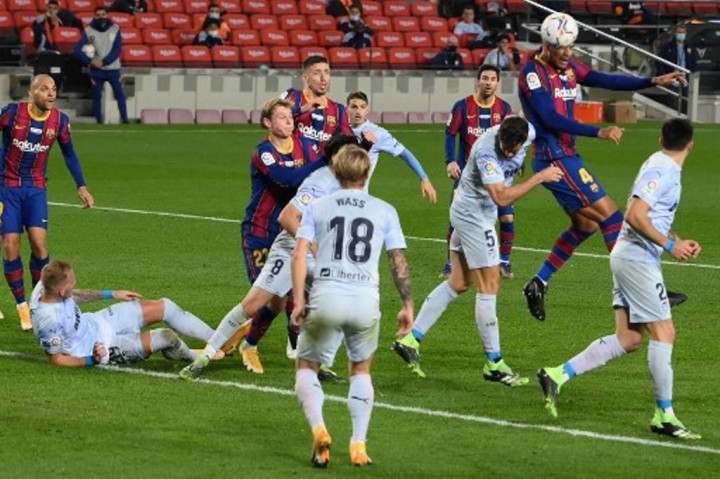 Barcelona vs Valencia: Messi Samai Rekor Pele, Barca Imbang Lawan Valencia