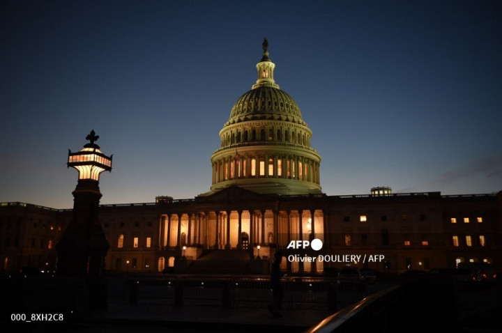 Kongres AS dan The Fed Sepakat Stimulus USD1 Triliun