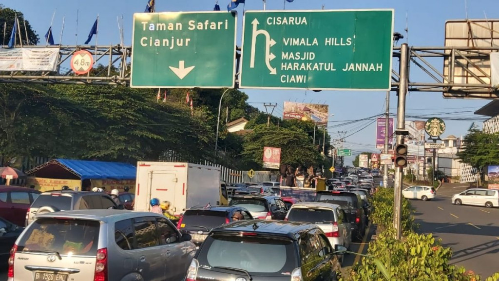 Ilustrasi macet di area Puncak Bogor. Media Group/Reno Reksa