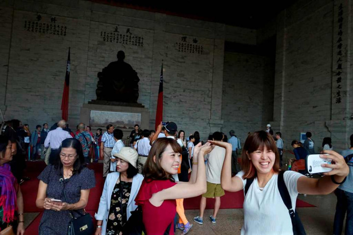 Kaleidoskop Ekonomi Februari: Iuran BPJS dan Pariwisata RI Terganggu Korona