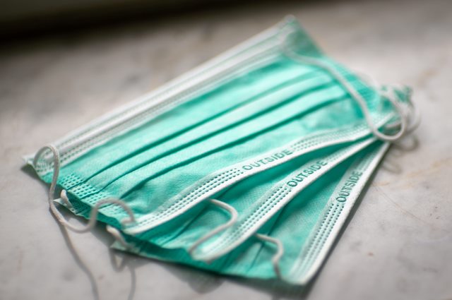Jangan pakai masker sekali pakai berulang-ulang dengan cara dicuci atau didisinfektan. (Foto: Ilustrasi/Pexels.com)