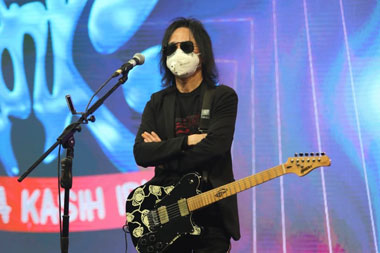 Abdee Negara Tampil Bersama Slank dalam Perayaan Hari Ibu di Metro TV