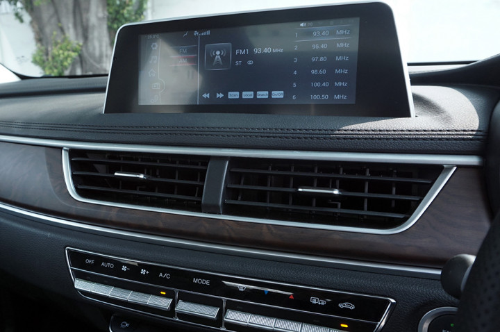 Fitur Perintah Suara Meningkatkan Keamanan & Kenyamanan Berkendara