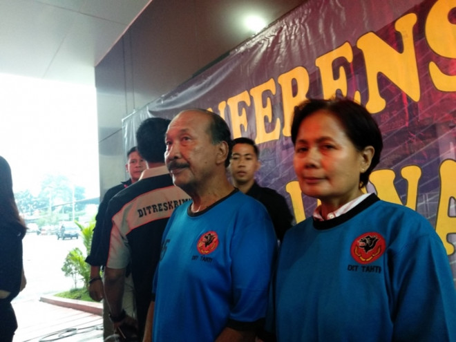 Petinggi Sunda Empire, yaitu Nasri Banks dan Raden Ratna Ningrum ditetapkan tersangka oleh Ditreskrimum Polda Jawa Barat. (Foto: Medcom.id/Roni)