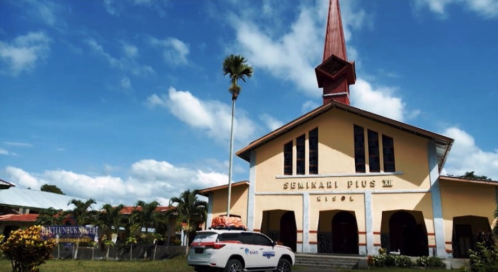 Seminari Pius XII Kisol Ruteng Dapat Bantuan Satelit BAKTI Kominfo