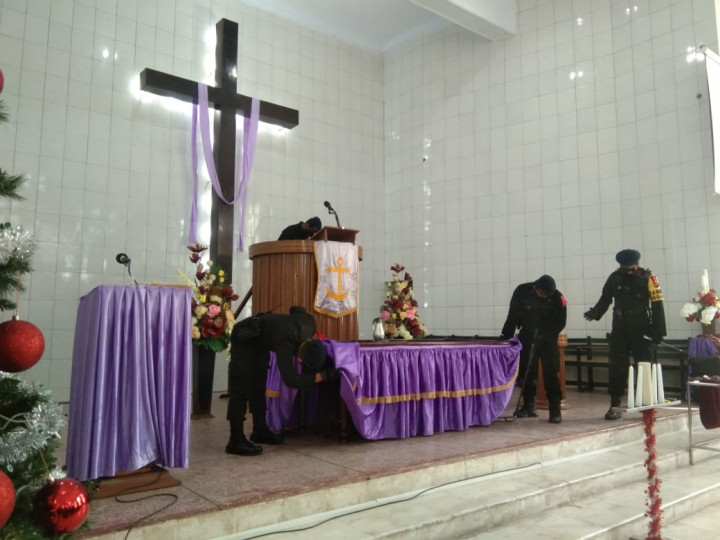 Tim Antiteror-Jihandak Amankan Gereja di Makassar