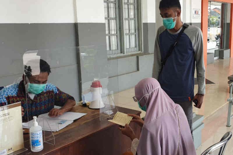 Layanan tes antigen di Stasiun Jatibarang, Kabupaten Indramayu. (ANTARA/Ho Humas KAI Daop 3 Cirebon)
