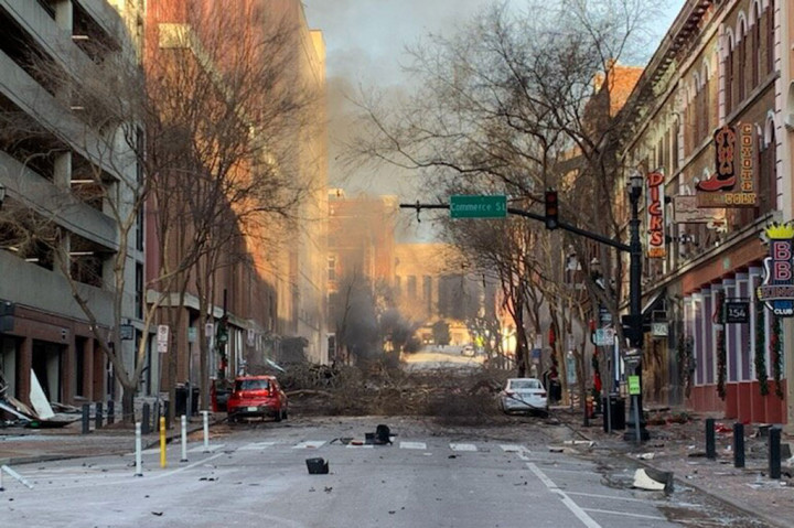 Populer Foto: Ledakan Dahsyat Hantam Nashville hingga Perdana Menteri Jadi Orang Pertama yang Divaksin Covid-19 di Serbia