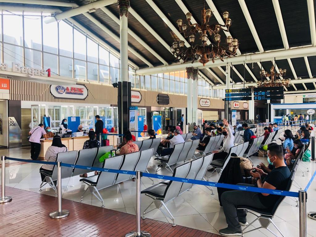 Bandara Soekarno-Hatta (Soetta) sebagai tempat tes covid-19. Foto : AP.