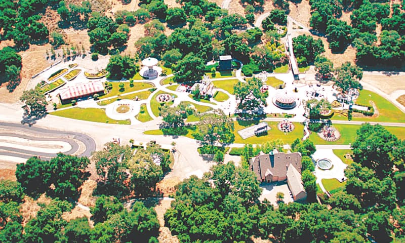 Neverland Ranch milik Michael Jackson dijual. Foto: AFP