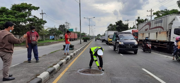 Pengendara Motor Tewas Terlindas Truk di Sidoarjo