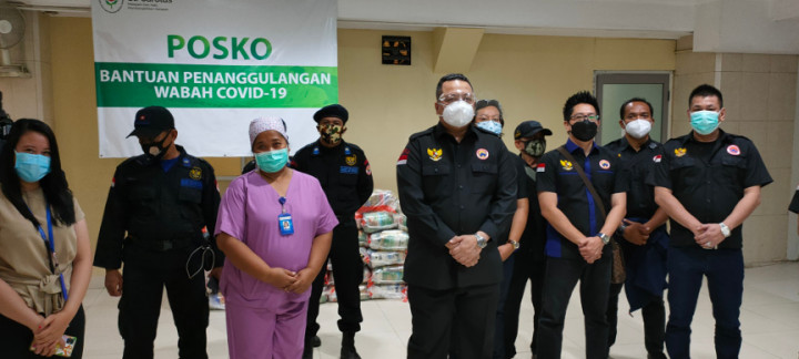 Garda Pemuda NasDem Salurkan Sembako kepada Nakes