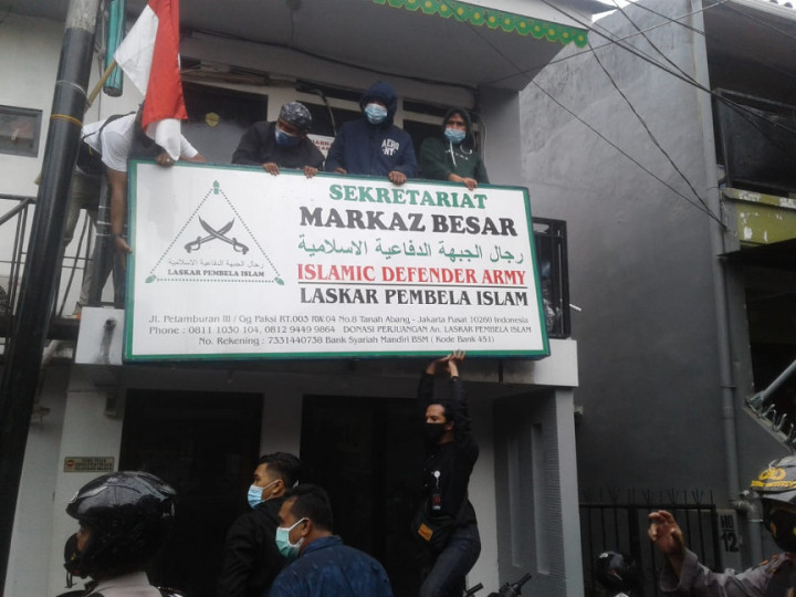 Warga Jakarta Pusat Diimbau Copot Atribut FPI