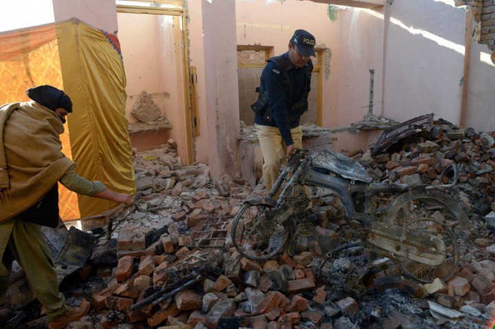 Duh! Kuil Hindu di Pakistan Dibakar Massa