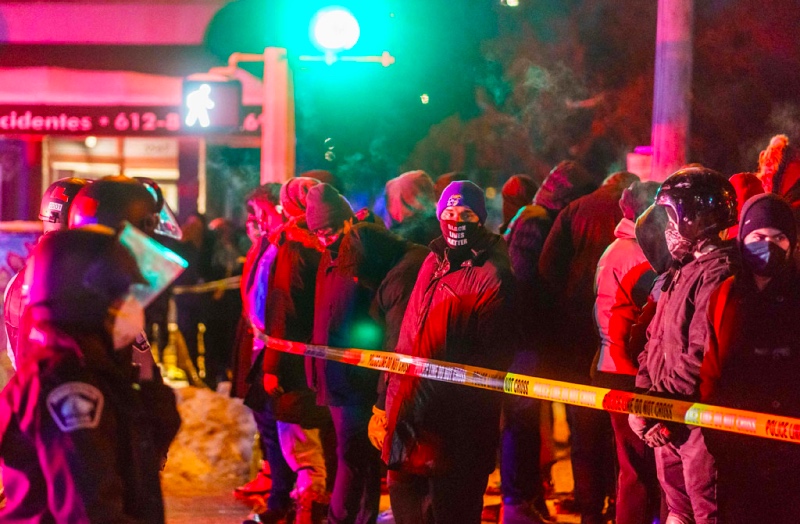 Warga Minneapolis menuntu kejelasan atas insiden penembakan terbaru yang dilakukan polisi. Foto: AFP