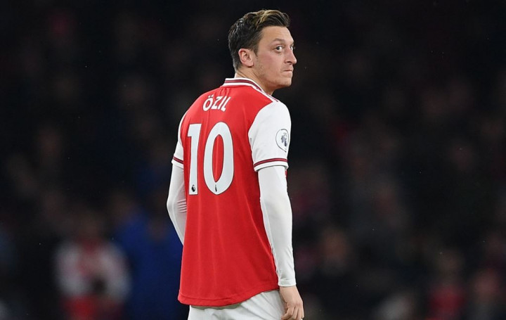 Oezil Berikan Pengaruh Buruk di Arsenal
