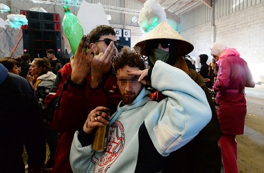 Ribuan Warga Prancis Bentrok dengan Polisi di Pesta Tahun Baru