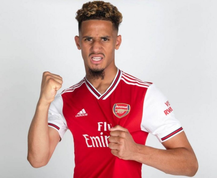 Arsenal Resmi Pinjamkan Saliba ke Nice