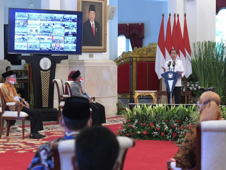 Jokowi Bagikan 584 Ribu Sertifikat Tanah di Awal Tahun