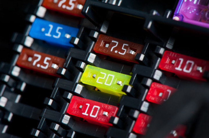 Mengenal Fungsi Sekring Mobil, Sang Pengaman Kelistrikan