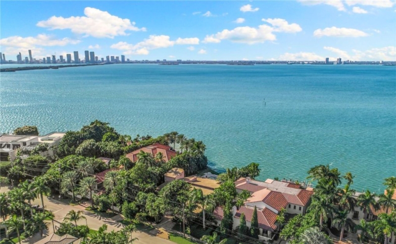 Rumah Cindy Crawford di pantai Miami. Foto: Realtor