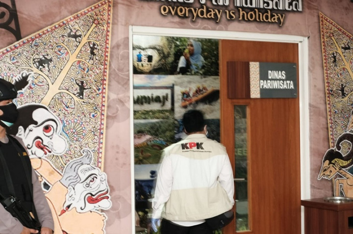 Eks Kepala Dinas Pendidikan Kota Batu Diperiksa KPK usai Penggeledahan