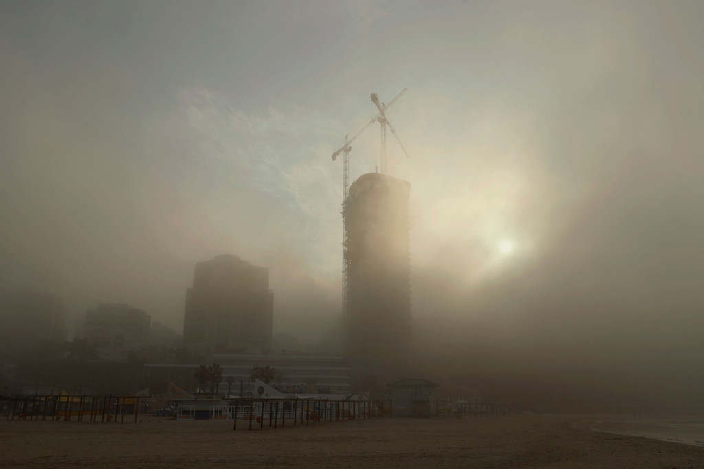 Potret Israel yang Diselimuti Kabut Tebal