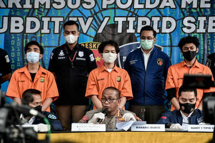 Polisi Ringkus Komplotan Pemalsu Surat Hasil Swab PCR