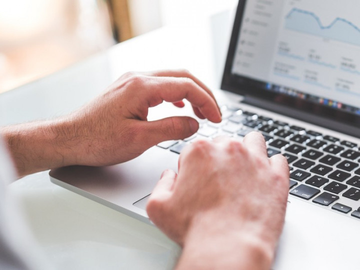 Plus-Minus Rekomendasi Saham dari <i>Influencer</i>